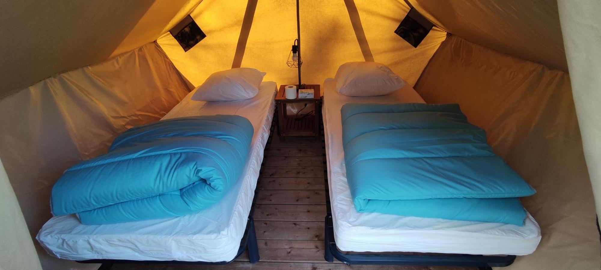 Camping Le Val Aux Fees - Broceliande Concoret エクステリア 写真