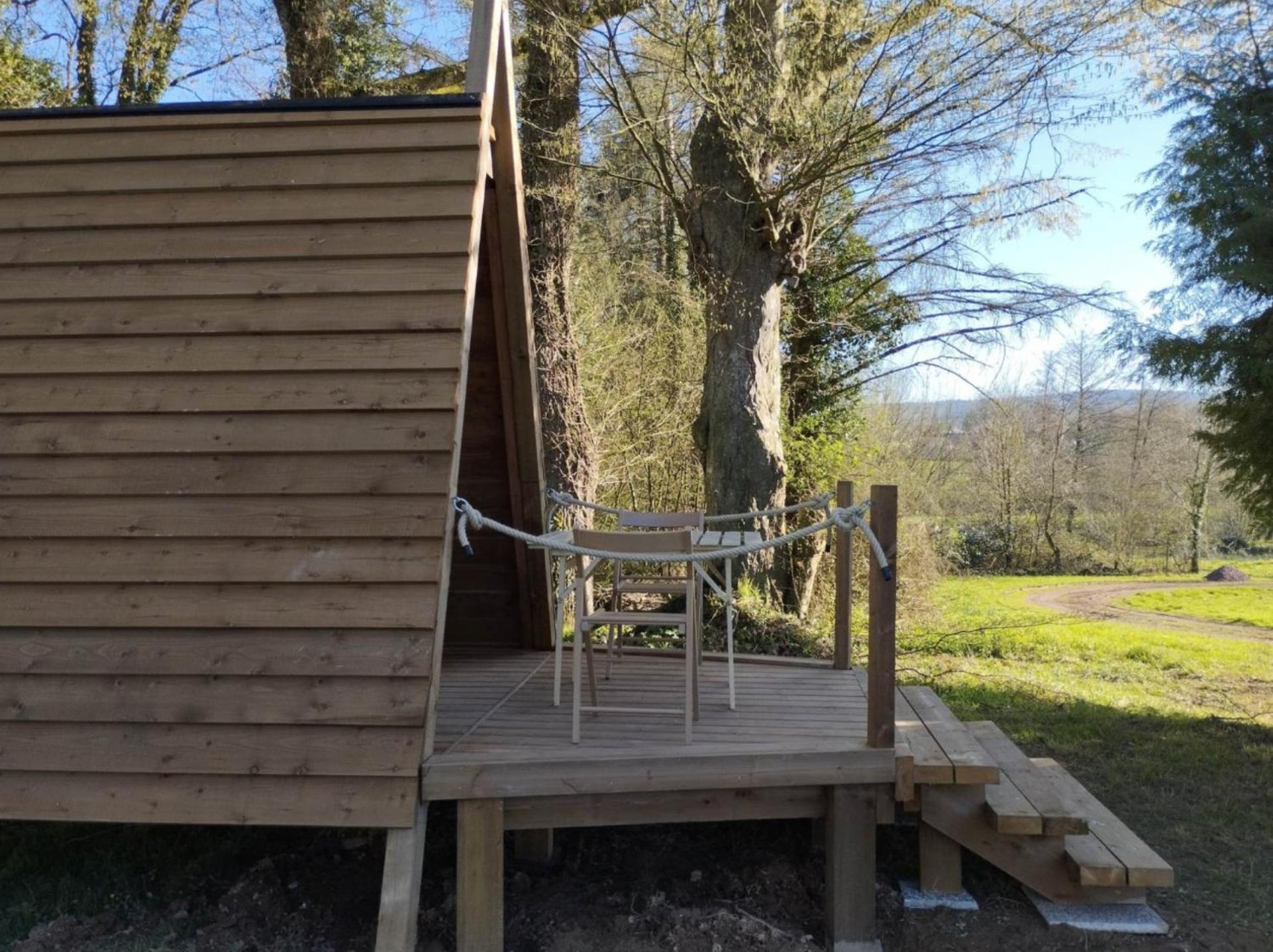 Camping Le Val Aux Fees - Broceliande Concoret エクステリア 写真
