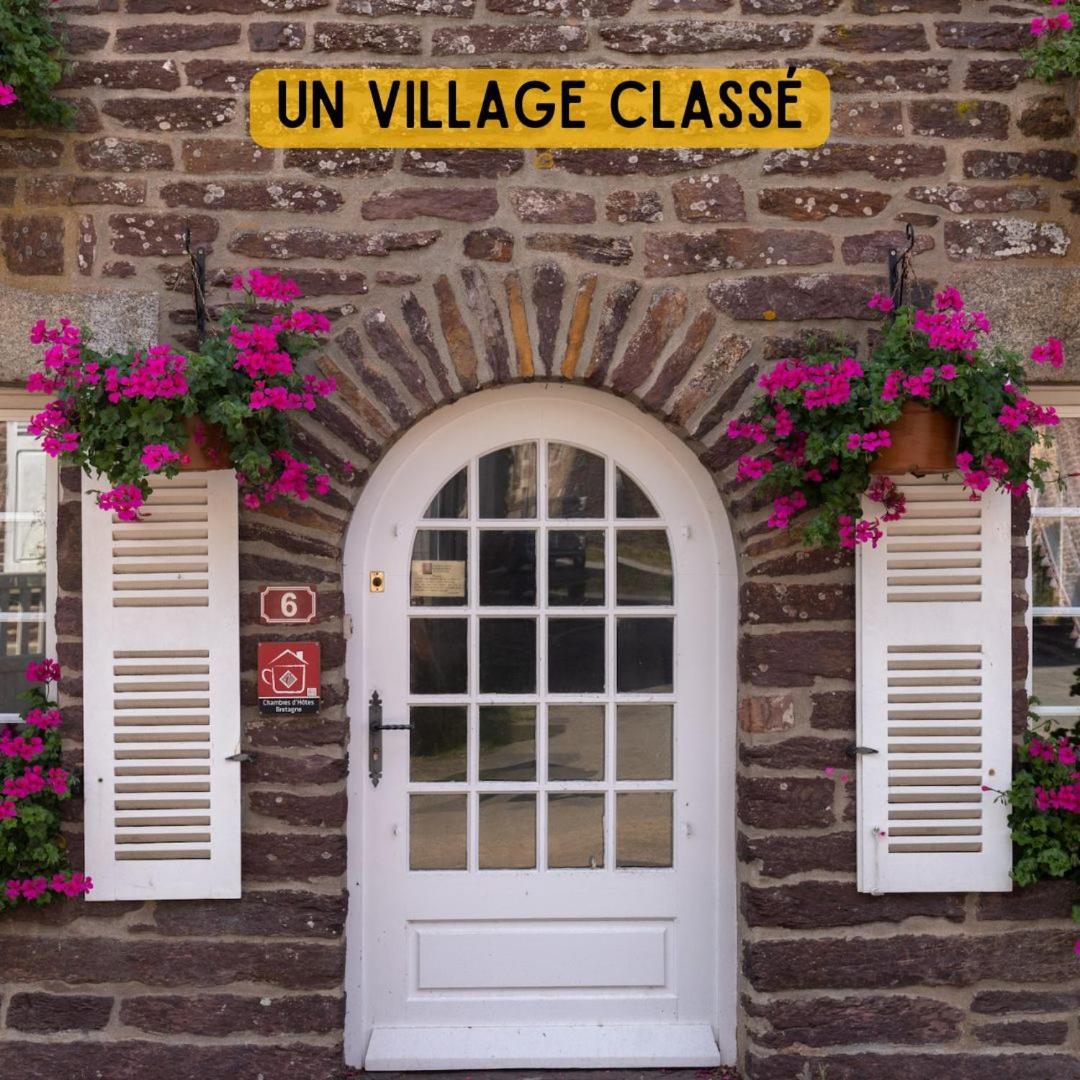 Camping Le Val Aux Fees - Broceliande Concoret エクステリア 写真