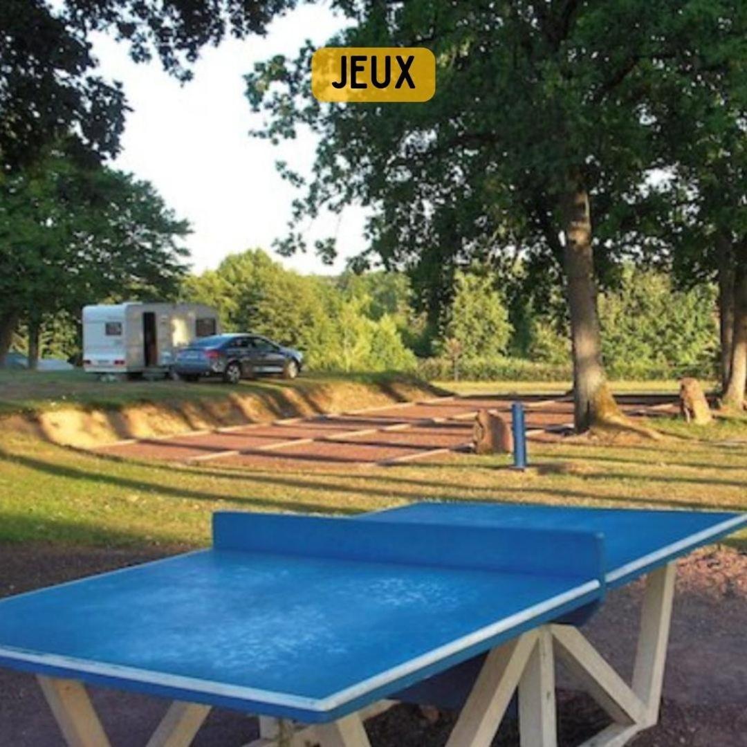 Camping Le Val Aux Fees - Broceliande Concoret エクステリア 写真