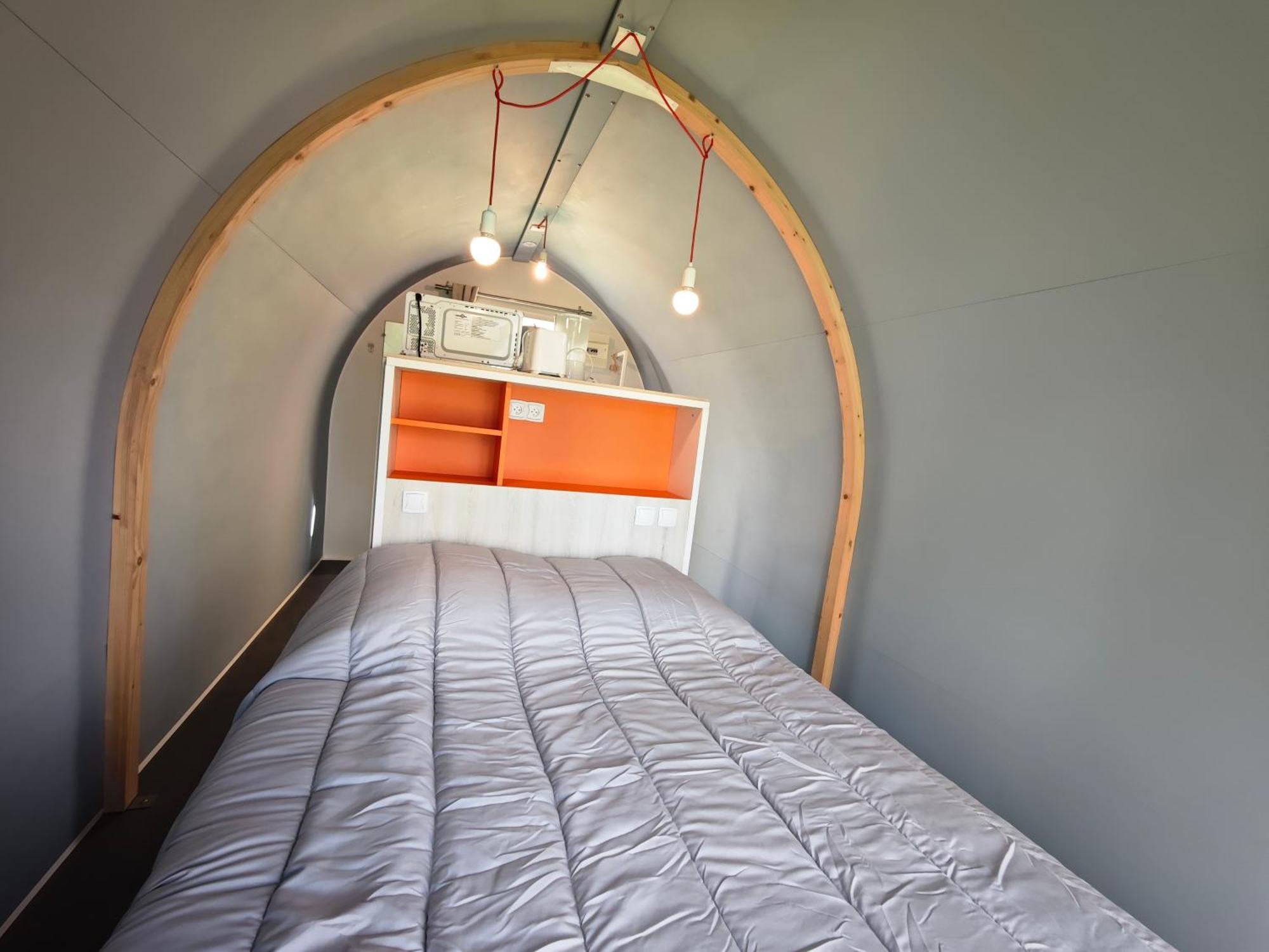 Camping Le Val Aux Fees - Broceliande Concoret エクステリア 写真