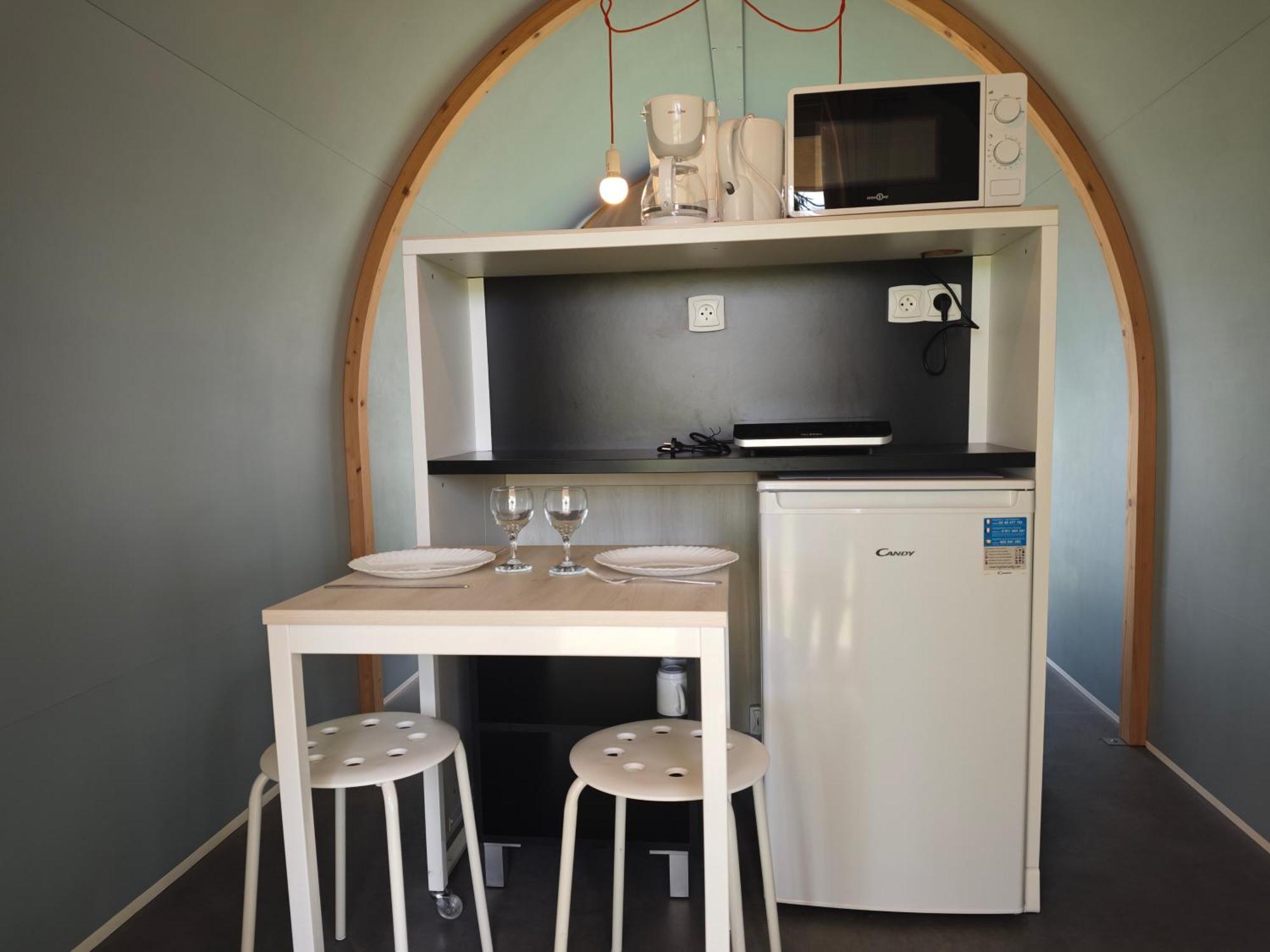Camping Le Val Aux Fees - Broceliande Concoret エクステリア 写真