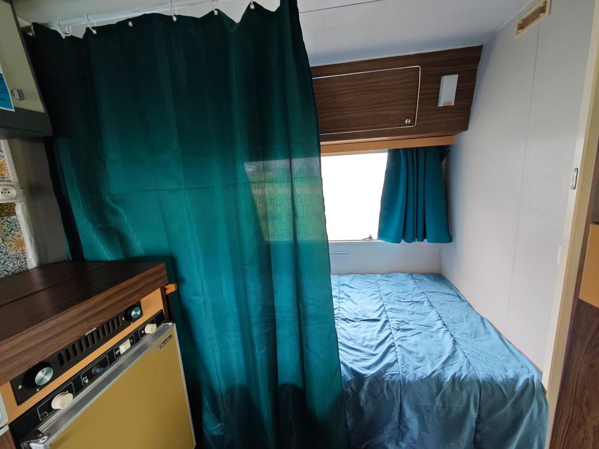 Camping Le Val Aux Fees - Broceliande Concoret エクステリア 写真