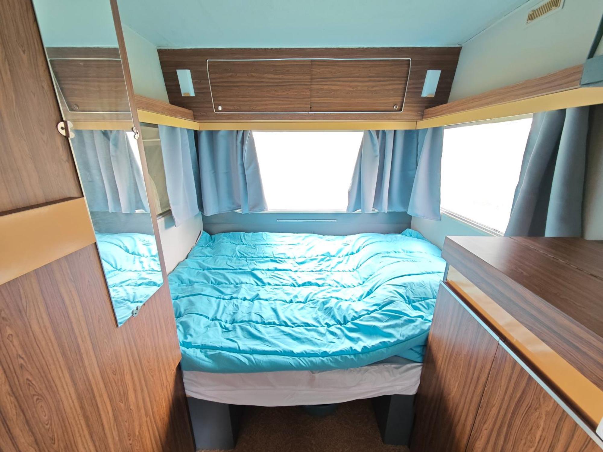 Camping Le Val Aux Fees - Broceliande Concoret エクステリア 写真